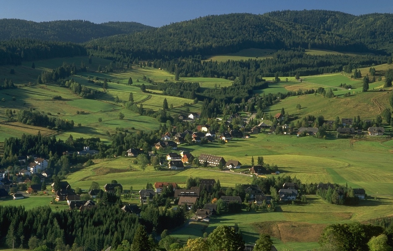 Bernau im Schwarzwald - Blick auf Bernau-Oberlehen und Bernau-Ga (c) Tourist-Info Bernau